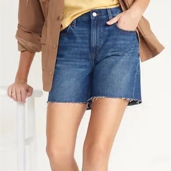 Old Navy High Rise Slouchy Straight Shorts - Picture 4 of 6